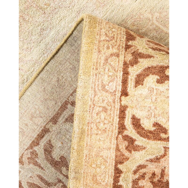 Overton Handknotted Wool Traditional Oriental Light Gray Area Rug - 4' x 6'