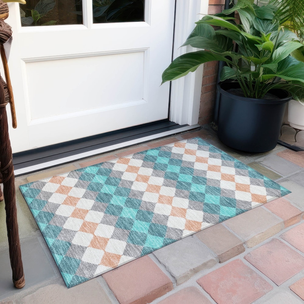 Machine Washable Indoor/ Outdoor Modern Mosaic Chantille Rug