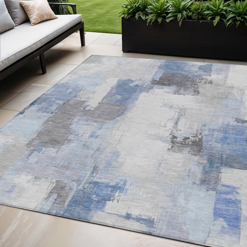 HomeRoots Abstract Transitional Rectangle Outdoor Rug - 5' X 8'