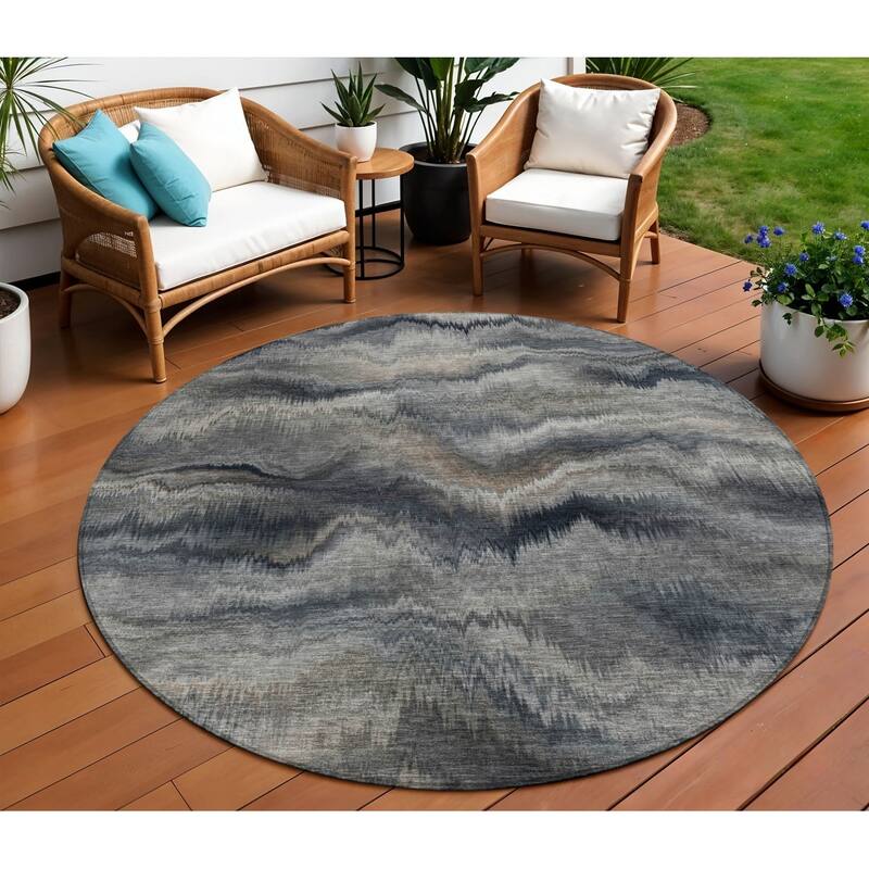 HomeRoots Abstract Transitional Rectangle Outdoor Rug - 8' Round