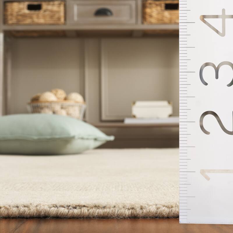 SAFAVIEH Handmade Metro Gudny Wool Rug