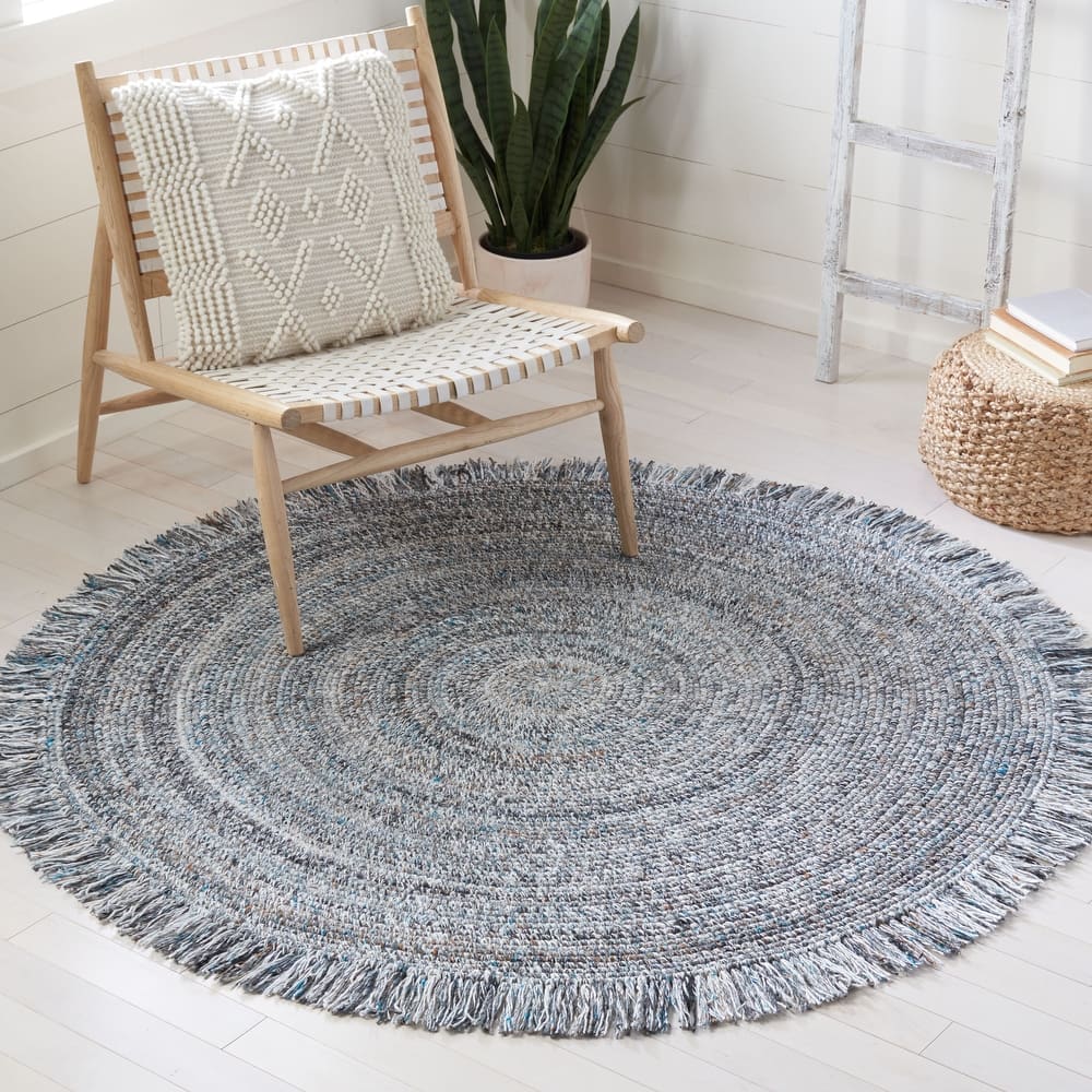 SAFAVIEH Handmade Braided Pelagia Fringe Round Rug