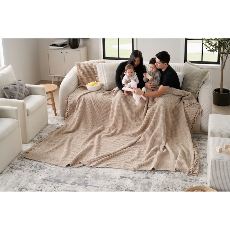 Mina Victory Lifestyle ZH225 Woven Chenille 70" x 103" White Indoor