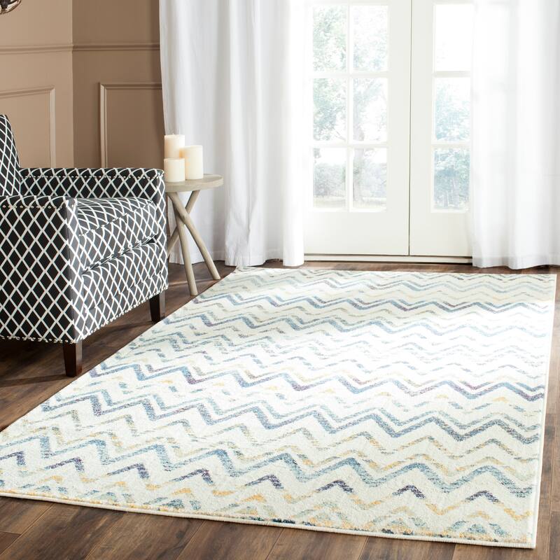 SAFAVIEH Evoke Lissa Distressed Vintage Boho Rug - 3' x 5' - Creme/Gold - Rectangle