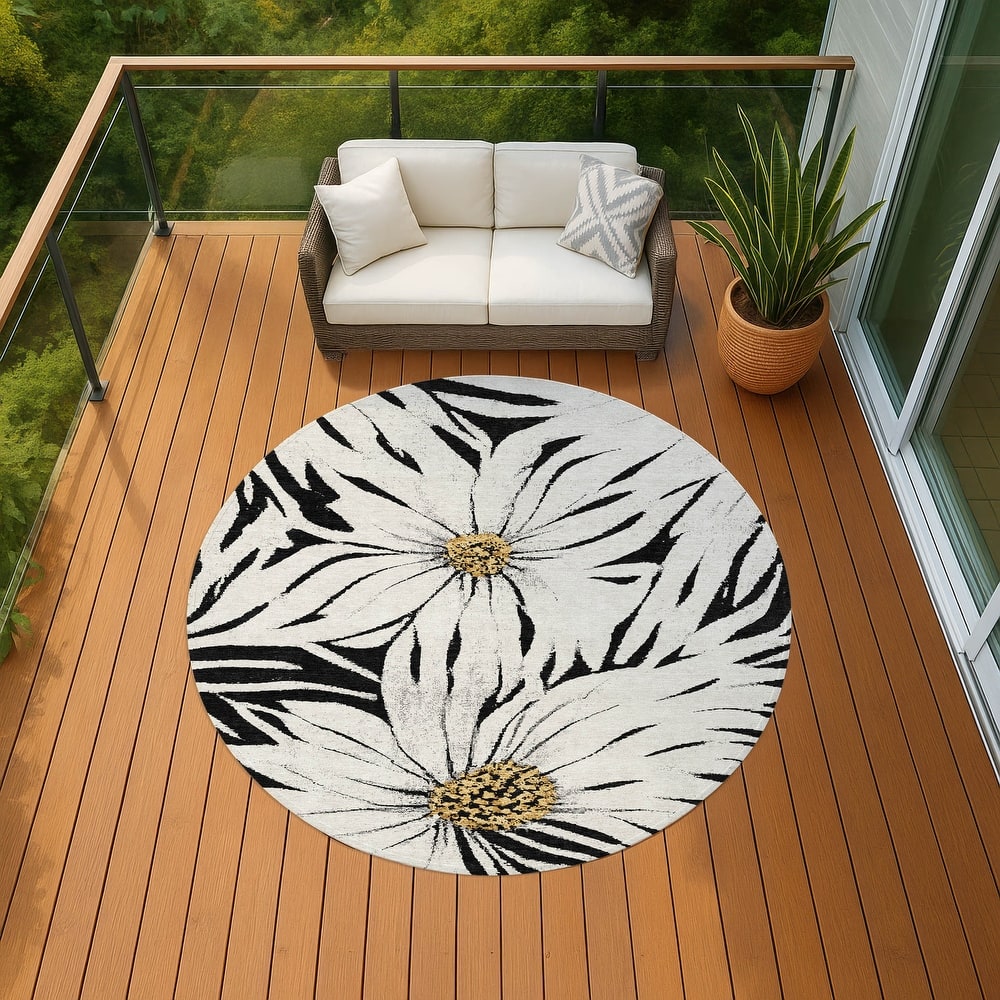 Machine Washable Indoor/ Outdoor Floral Chantille Rug