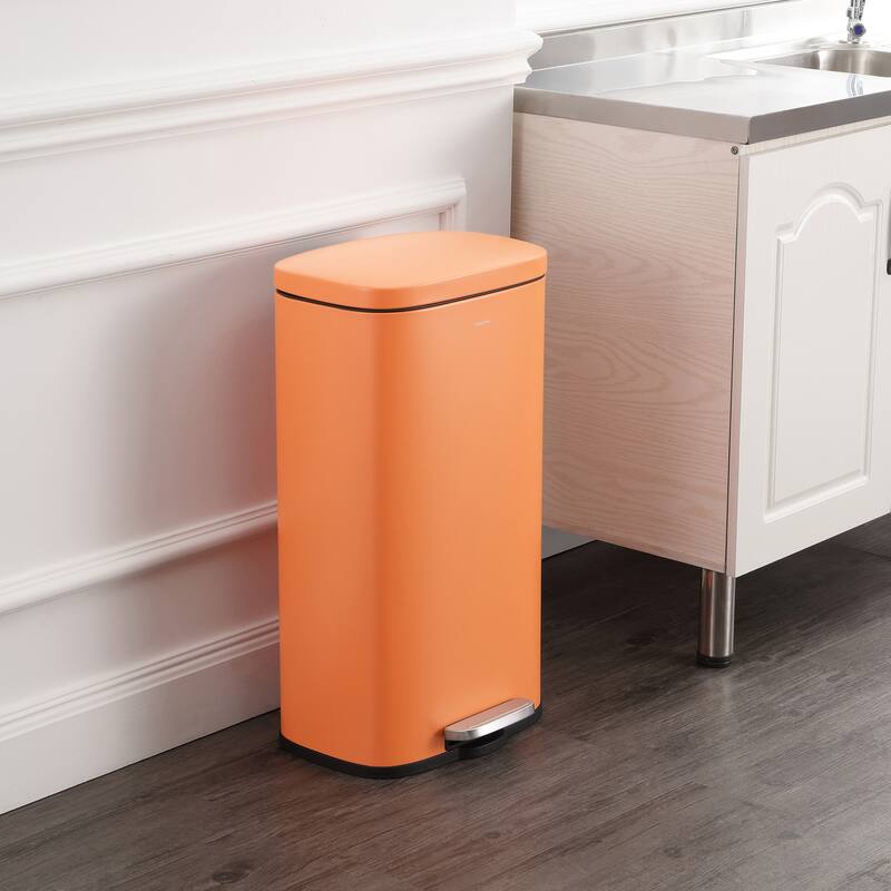 happimess Curtis 8-Gallon Step-Open Trash Can