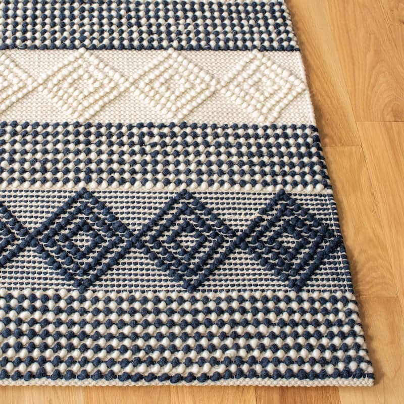 SAFAVIEH Handmade Natura Annedorte Wool Rug