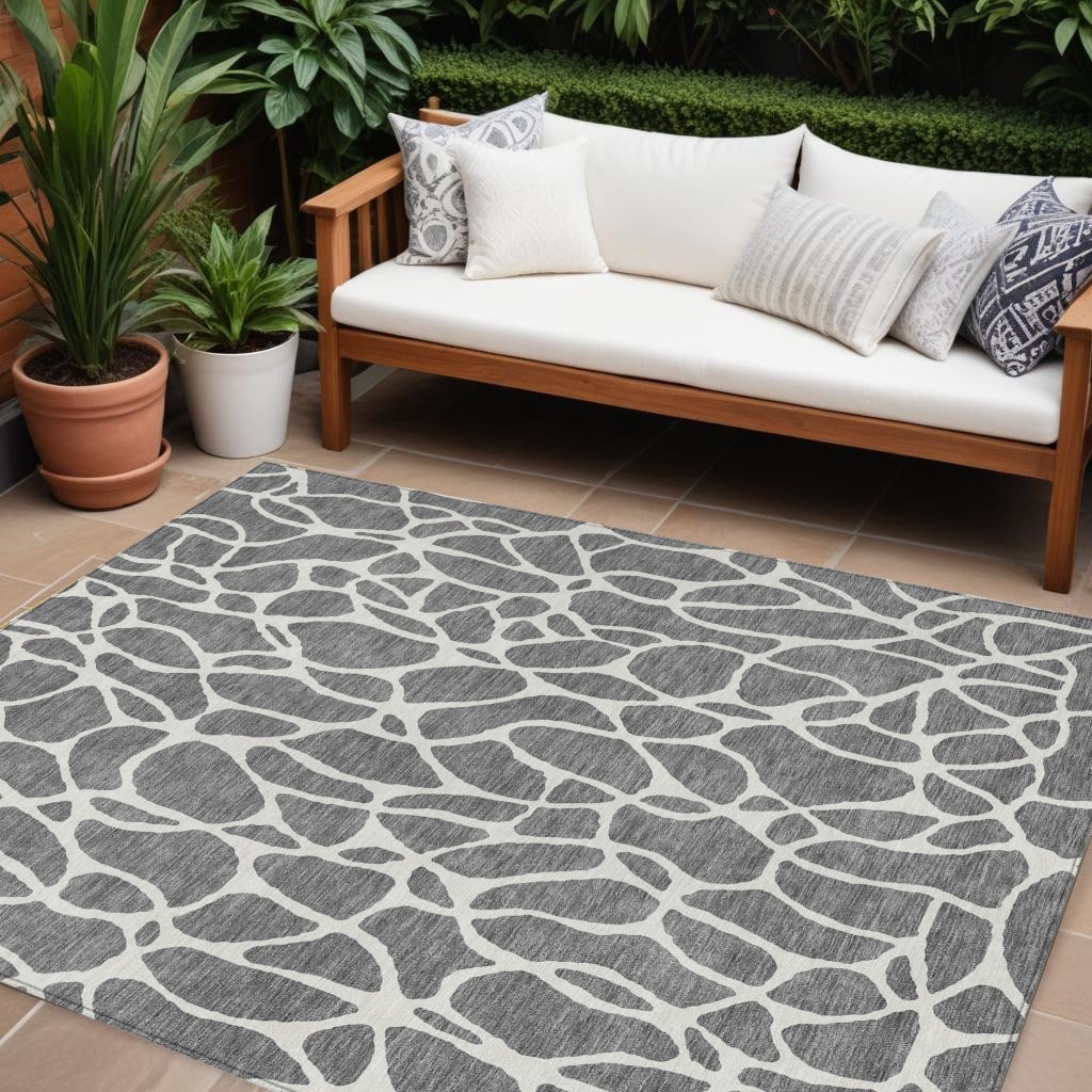HomeRoots Geometric Transitional Rectangle Outdoor Rug