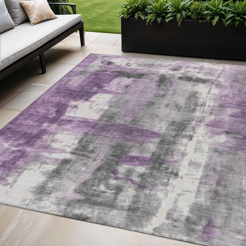 HomeRoots Abstract Transitional Rectangle Outdoor Rug - 5' X 8'