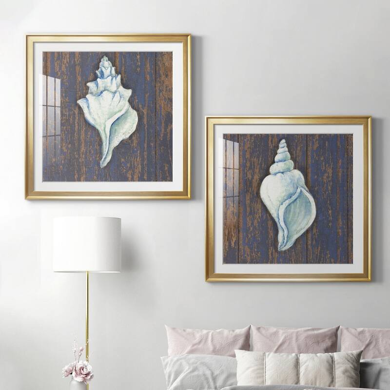 Weathered Shell I Premium Framed Print - Ready to Hang