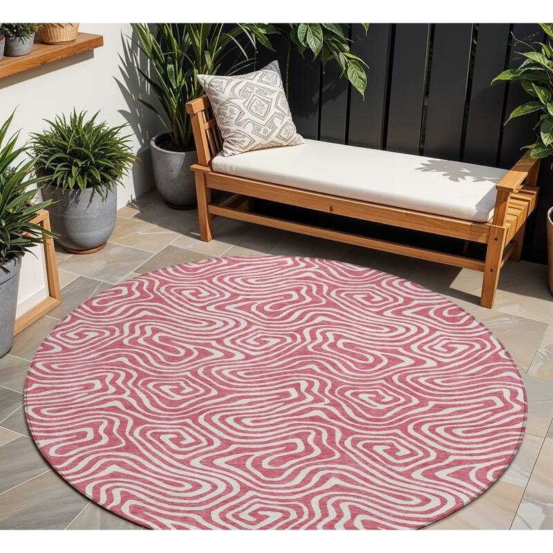 HomeRoots Abstract Transitional Rectangle Outdoor Rug - 8' Round