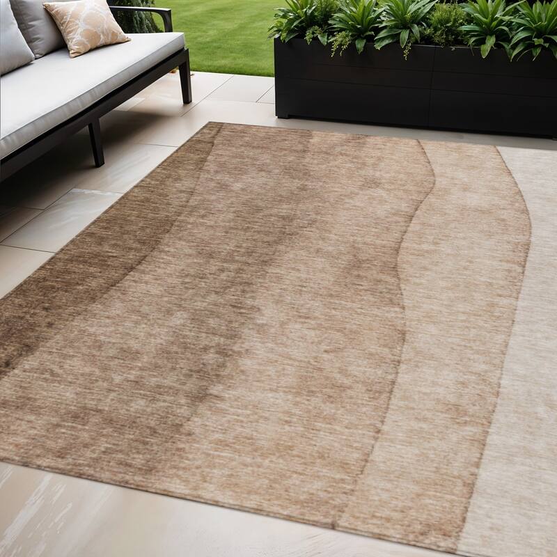 HomeRoots Ombre Transitional Rectangle Outdoor Rug - 5' X 8'