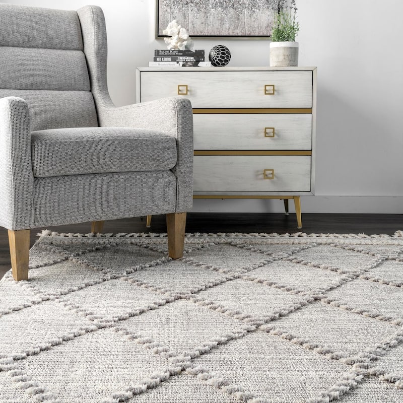 Nuloom Skylar Textured Trellis Tassel Area Rug