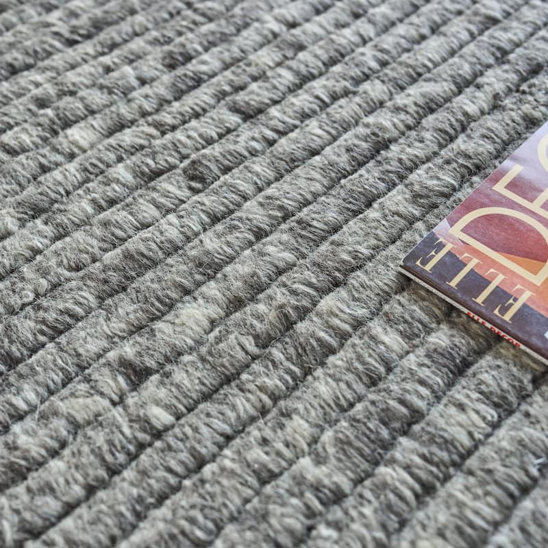 EXQUISITE RUGS Kaza Hand-loomed New Zealand Wool Charcoal/Grey Area Rug.