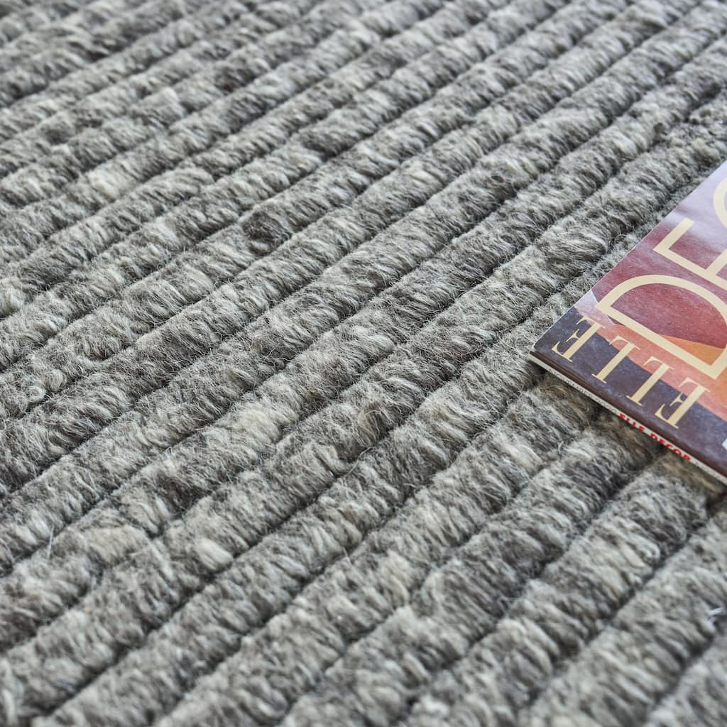 EXQUISITE RUGS Kaza Hand-loomed New Zealand Wool Charcoal/Grey Area Rug.