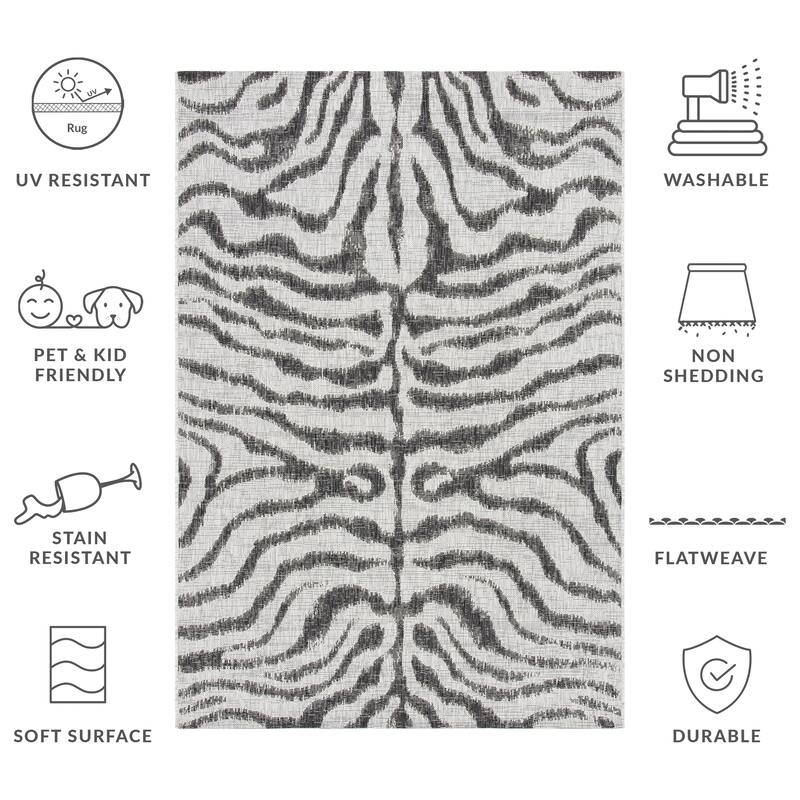 SAFAVIEH Courtyard Kalyonka Indoor/ Outdoor Waterproof Patio Backyard Rug
