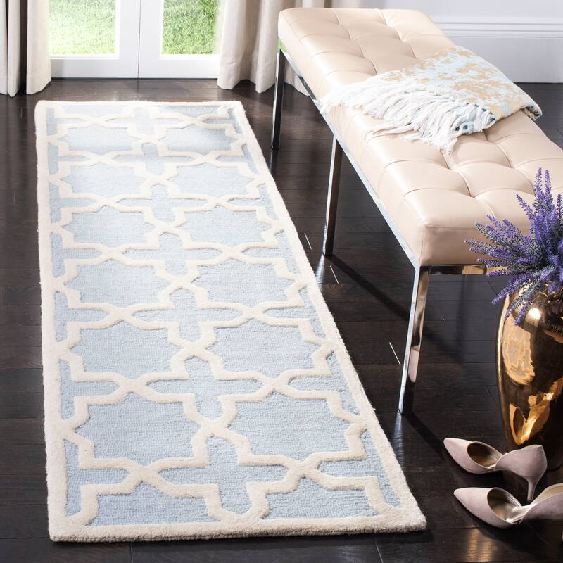 SAFAVIEH Handmade Cambridge Remedios Geometric Wool Rug - 2'6" x 6' Runner - Light Blue/Ivory