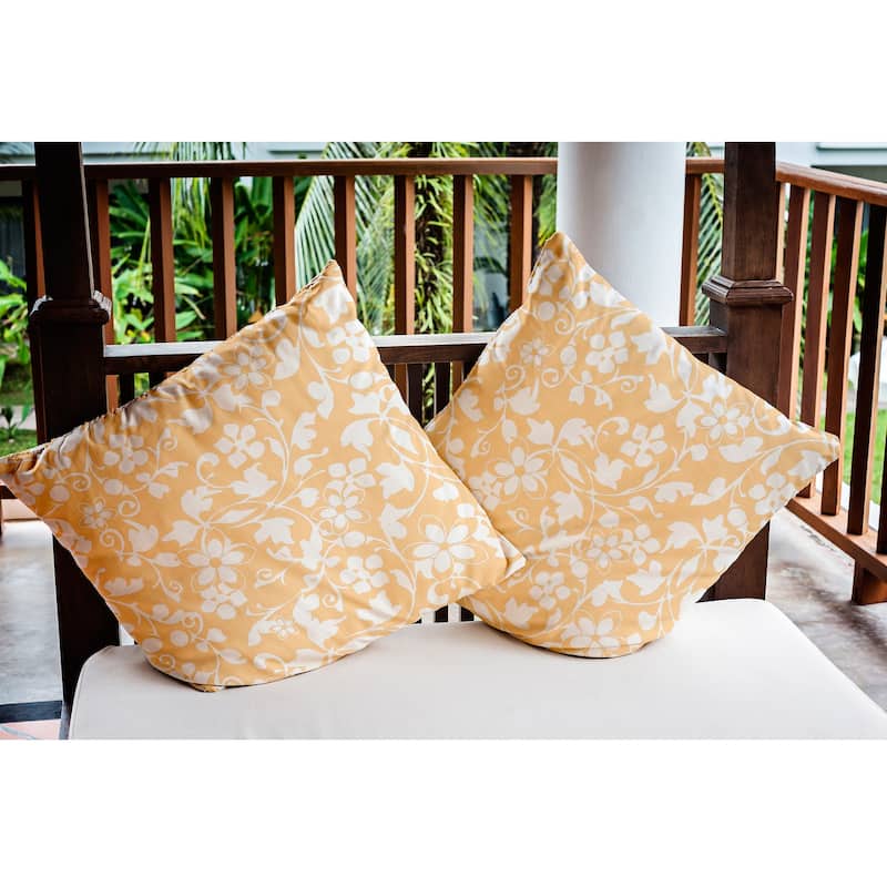Evelyn Indoor/Outdoor Throw Pillow