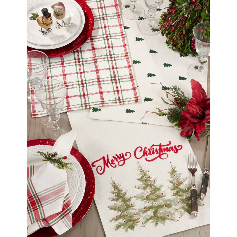 Charger Plates With Snowflake Design (Set of 4)