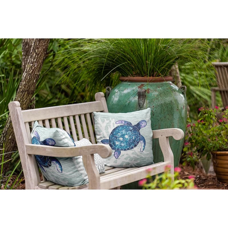 Turtle Friend Indoor/Outdoor Throw Pillow