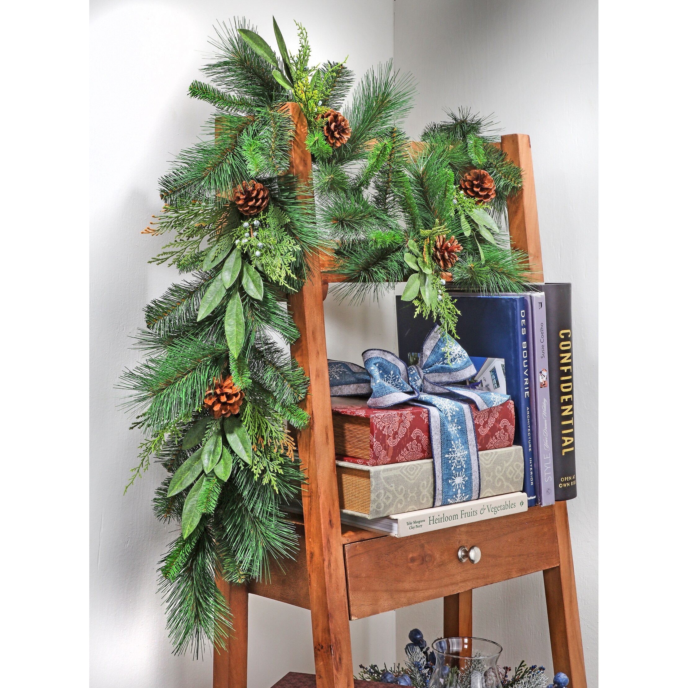 60" Juniper/Cedar Mix Pine w Bay leaf &Cone Garland - Natural Frost