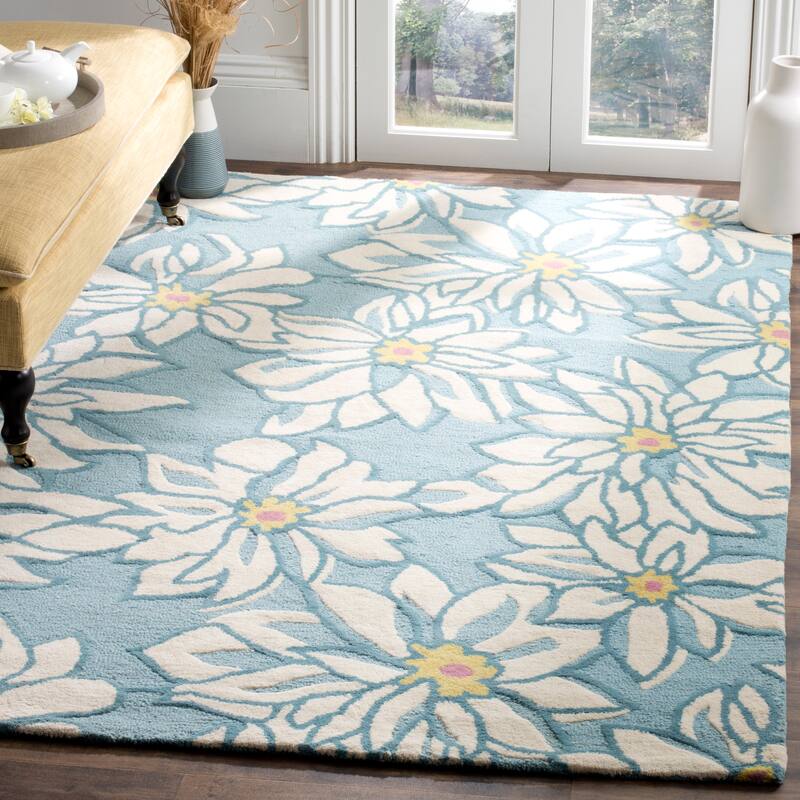 SAFAVIEH Handmade Blossom Pragiya Blue Wool Rug - 3' x 5' - Light Blue/Ivory