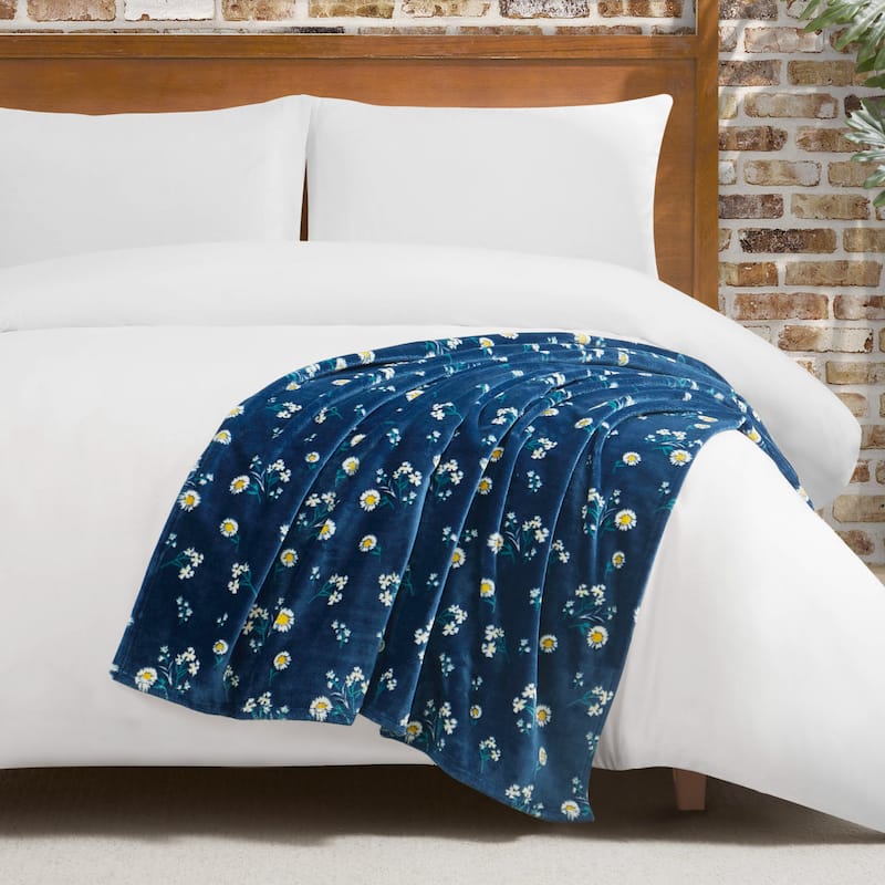 Lucky Brand Daisy Plush Throw Blanket - 50"x70" - Blue