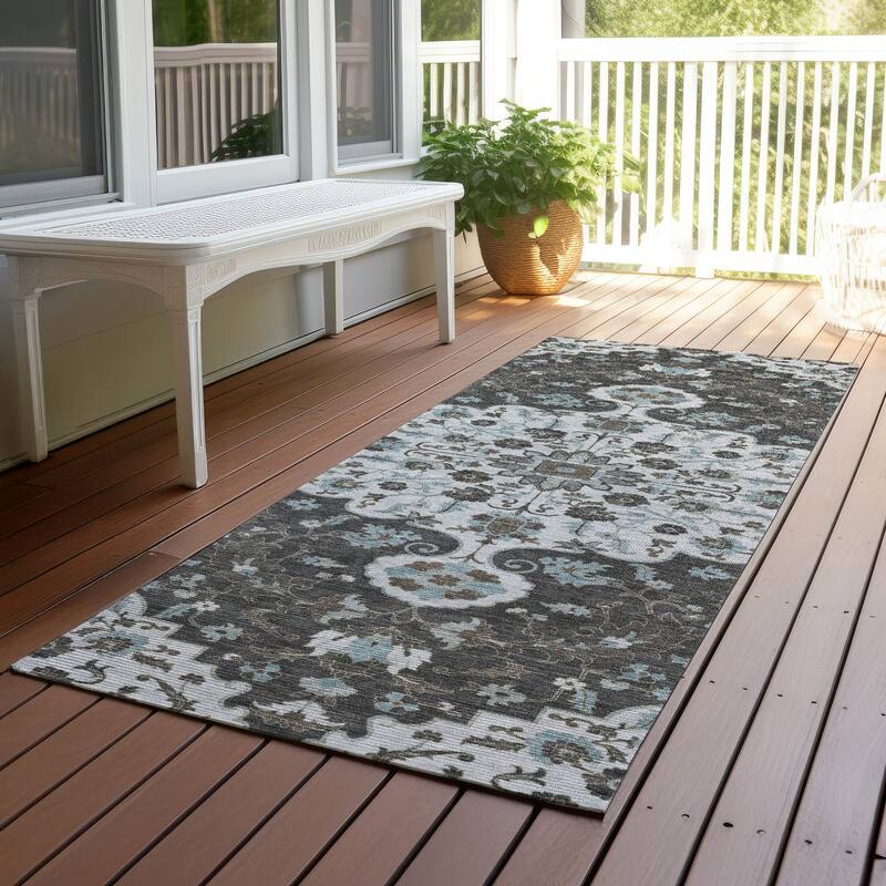Machine Washable Indoor/ Outdoor Traditional Savannah Chantille Rug - Silver - 2'3" x 7'6"