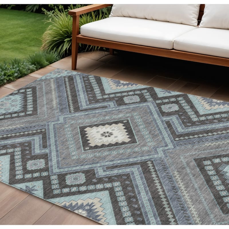 HomeRoots Tribal Transitional Rectangle Outdoor Rug - 8' X 10'