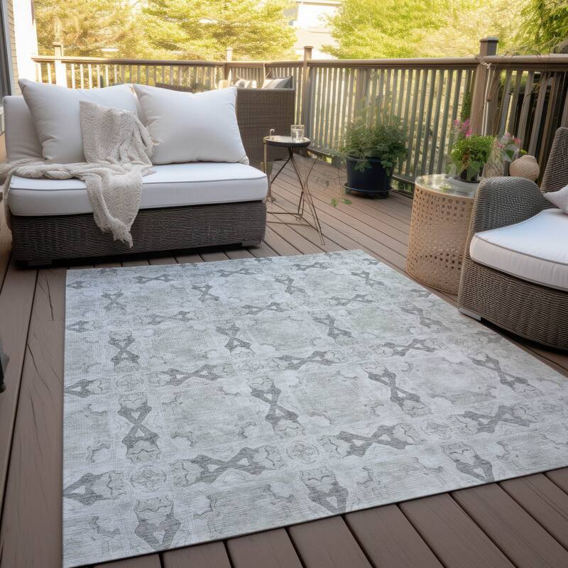 Lana Garden-Inspired Weather Resistant Timeless Fusion Outdoor Rug