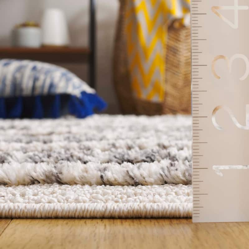 SAFAVIEH Chloe Merike Rug
