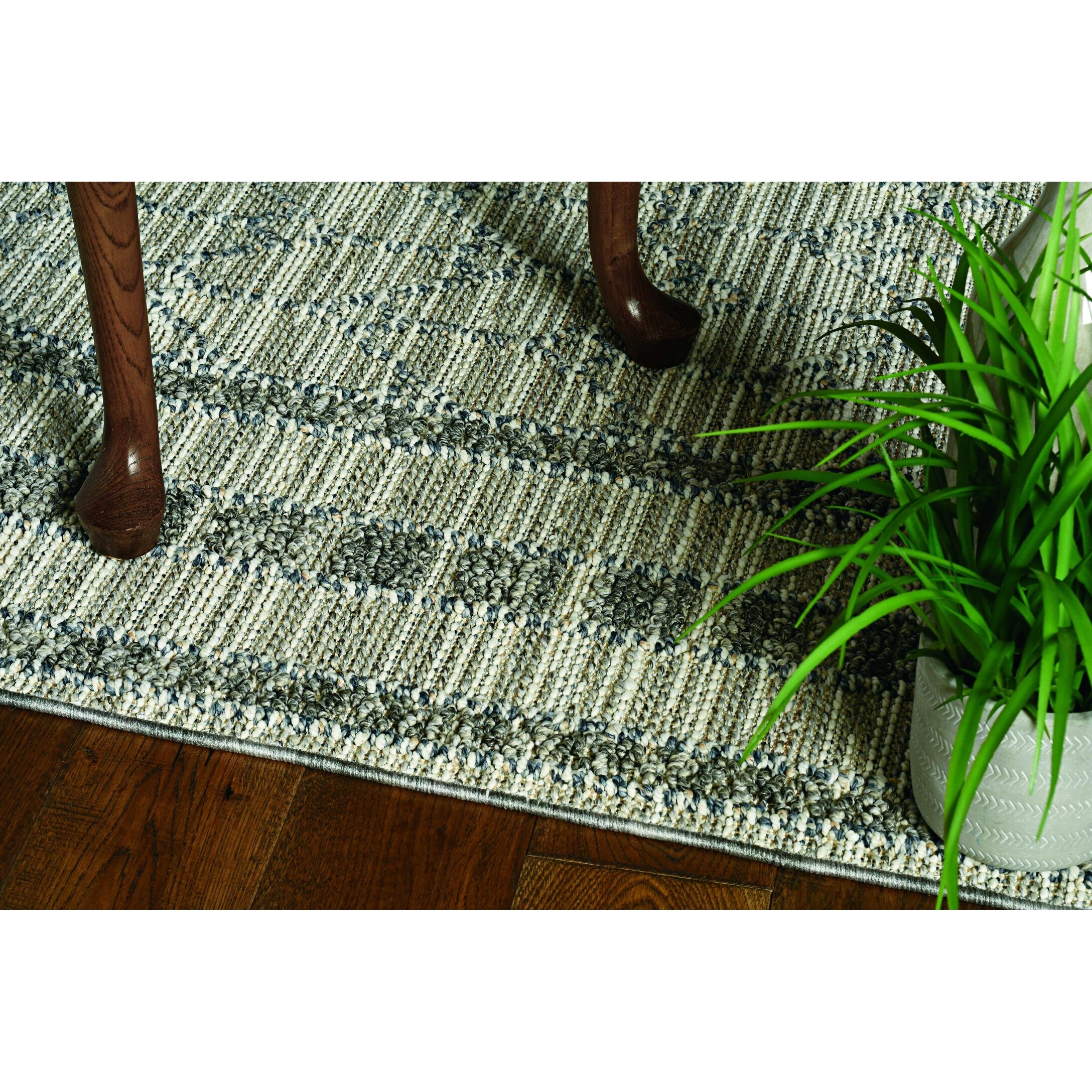 4'X6' Grey Machine Woven Uv Treated Bordered Chevron Indoor Outdoor Area Rug