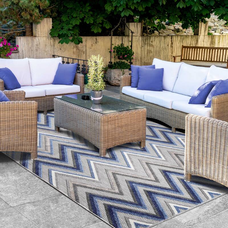 Superior Modern Zig-Zag Geometric Indoor Outdoor Runner or Area Rug