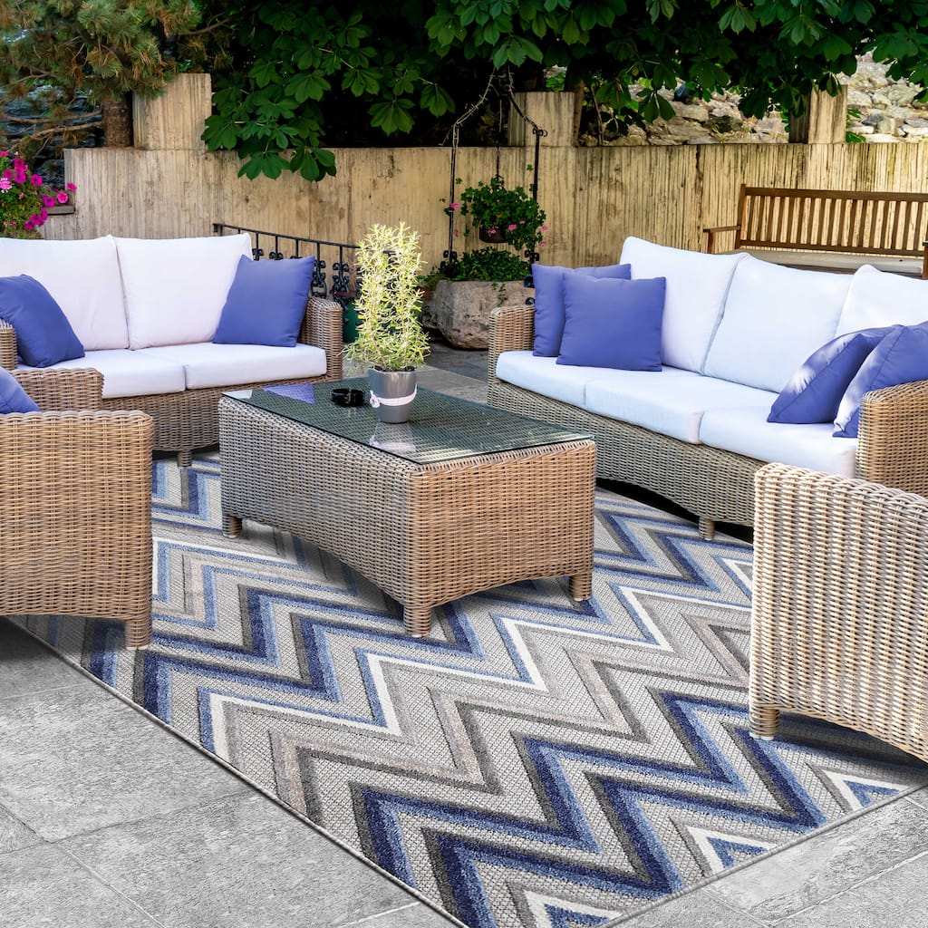 Superior Modern Zig-Zag Geometric Indoor Outdoor Runner or Area Rug