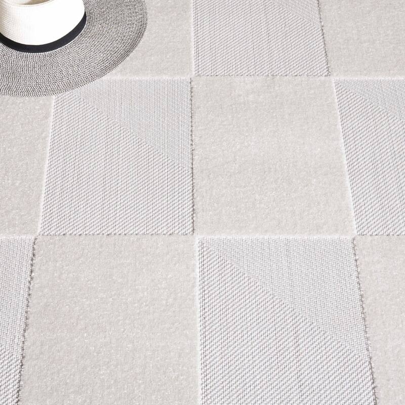 SAFAVIEH Stella Radita Modern & Contemporary Rug