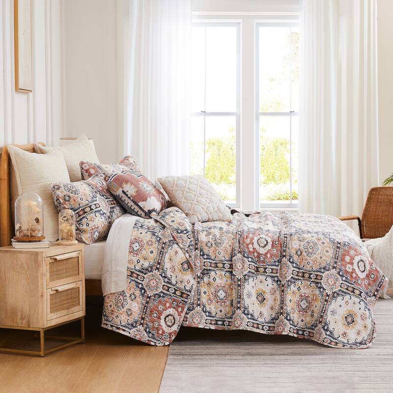 Kilim 7-Piece Oversized Quilt Bedding Set