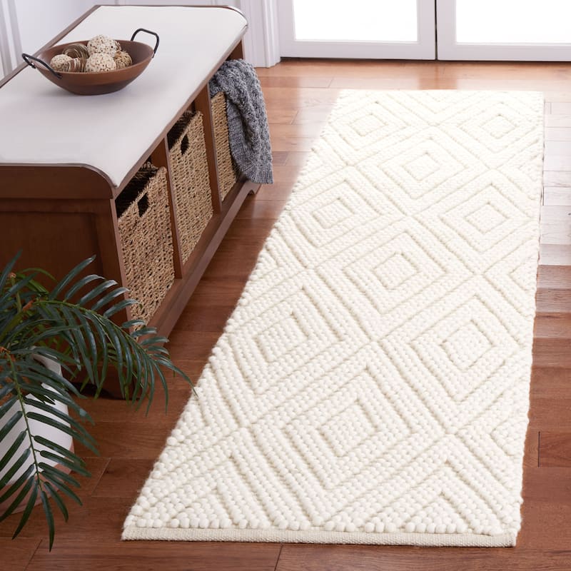SAFAVIEH Handmade Natura Hareta Diamond Wool Rug