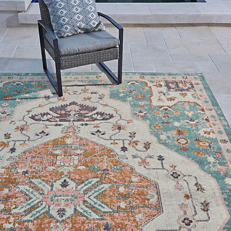 Gertmenian Vintage Modern Bohemian Polypropylene Indoor/ Outdoor Area Rug