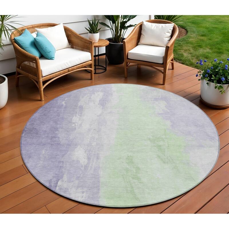HomeRoots Abstract Transitional Rectangle Outdoor Rug - 8' Round