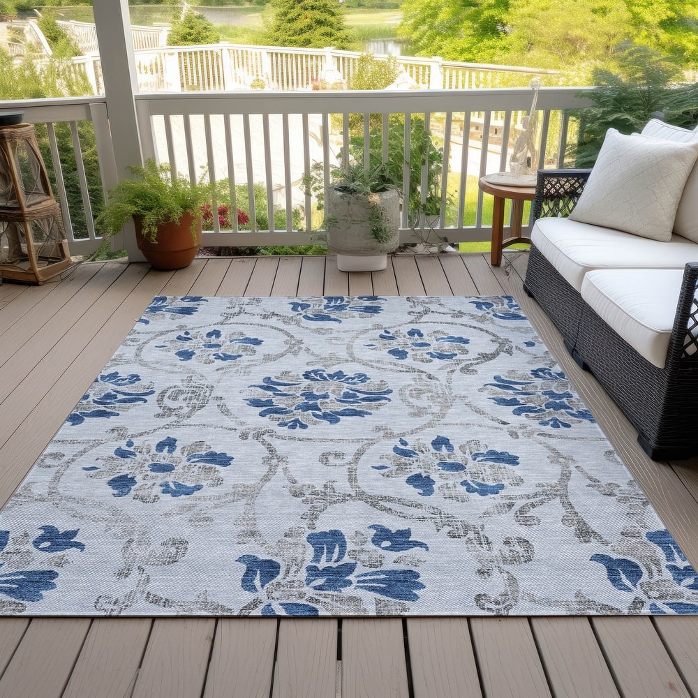 Machine Washable Indoor/ Outdoor Chantille Scroll Floral Rug