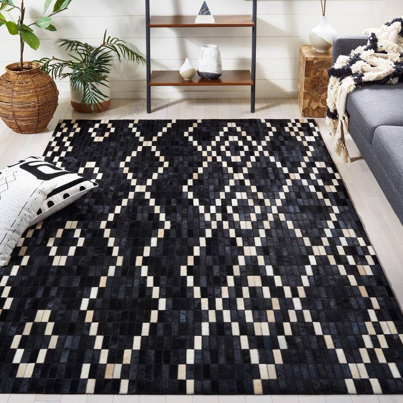 SAFAVIEH Handmade Studio Leather Helgrit Mid-Century Modern Rug - 4' x 6' - Black/Beige