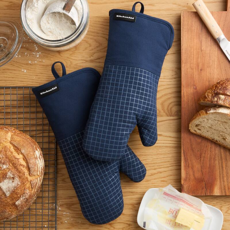 KITCHENAID Gourmet Series Gridlines Oven Mitts 2-Pack Set, Heat Resistant up to 600°F, Soft Silicone Grip, Magnetic Cuff
