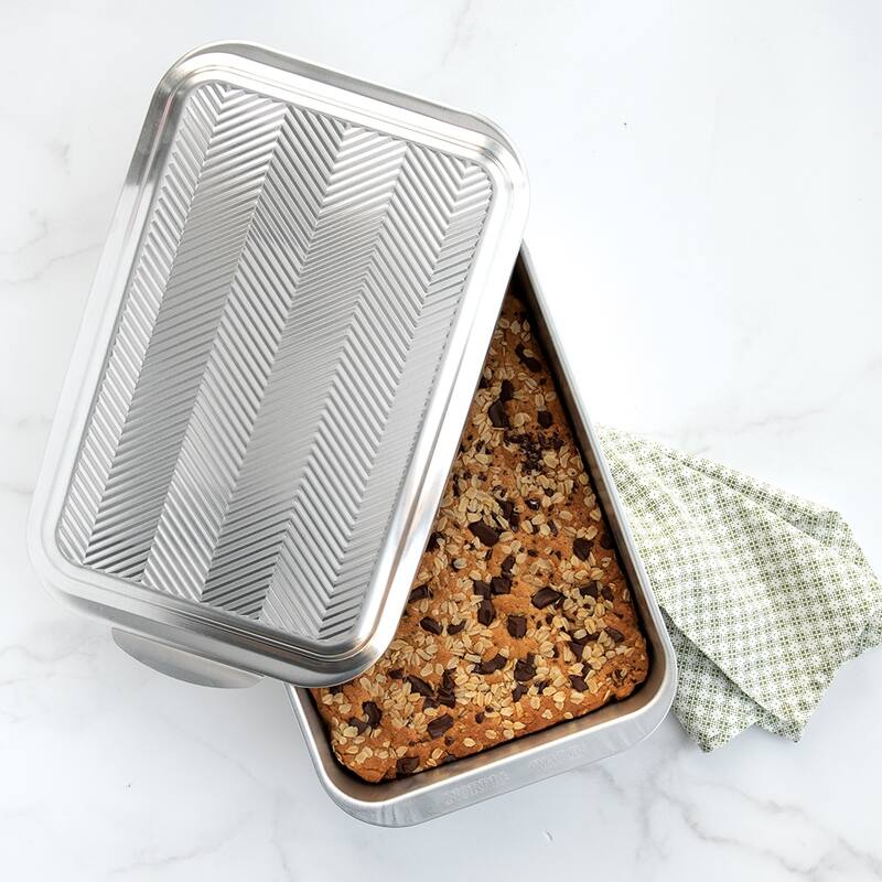 Nordic Ware Classic 9x13 Pan with Embossed Prism Lid - Silver