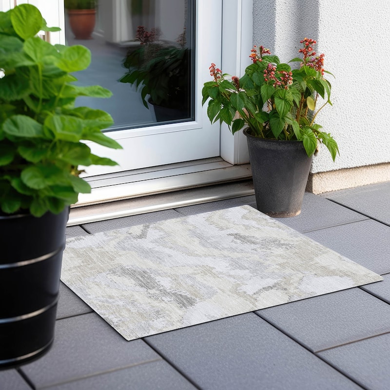 Machine Washable Indoor/ Outdoor Chantille Ombre Abstract Rug - Ivory - 1'8" x 2'6"