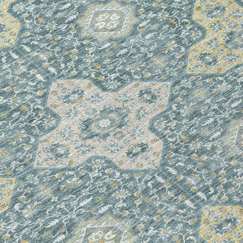 Machine Washable Indoor/ Outdoor Traditional Columbus Chantille Rug