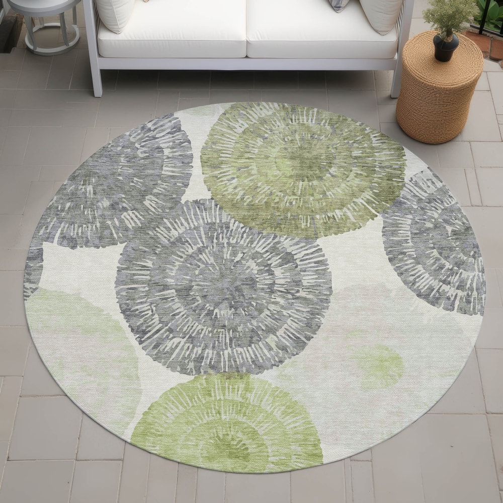 Machine Washable Indoor/ Outdoor Contemporary Devaughn Chantille Rug