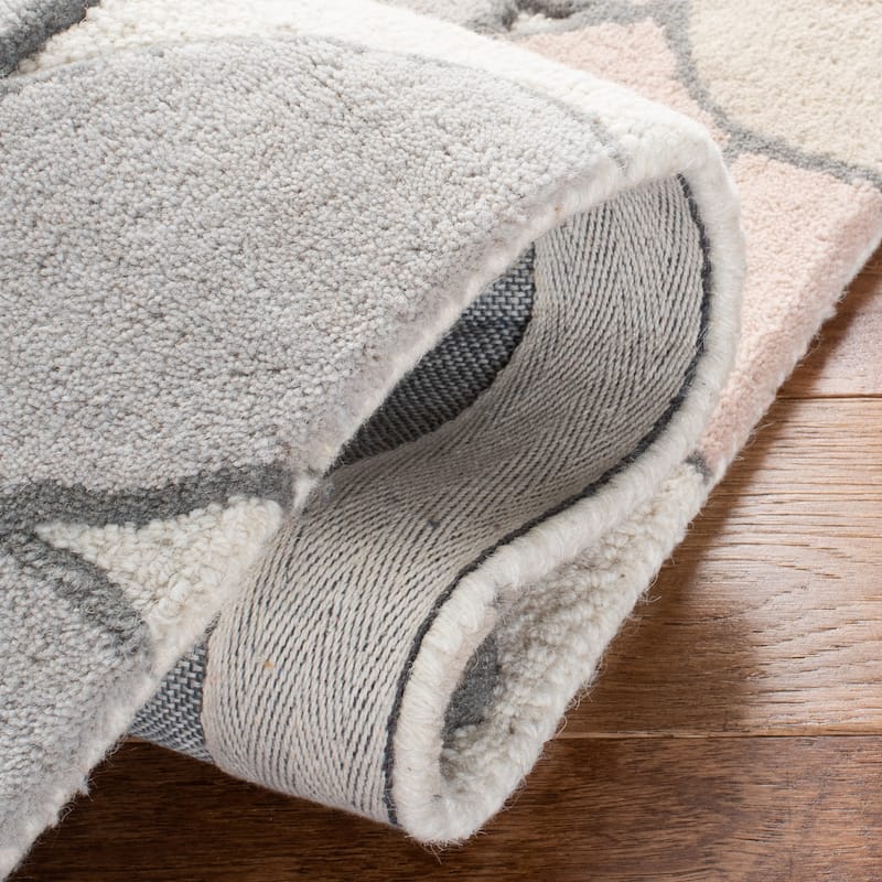 SAFAVIEH Handmade Kids Miens Floral Wool Rug