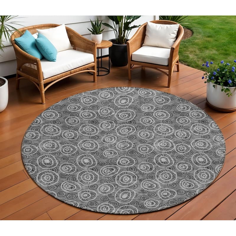 HomeRoots Geometric Transitional Rectangle Outdoor Rug - 8' Round