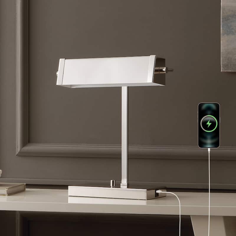 SAFAVIEH Rylan 17-inch Metal Table Lamp with USB Port - 7"W x 14"D x 17"H