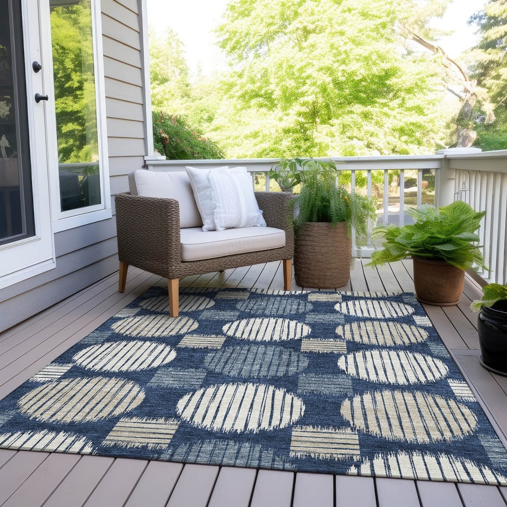 Machine Washable Indoor/ Outdoor Chantille Dotty Contemporary Rug